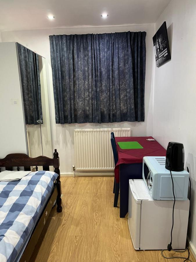 קינגסטון אפון תמז Comfortable Single Bedroom With Free On Site Parking מראה חיצוני תמונה