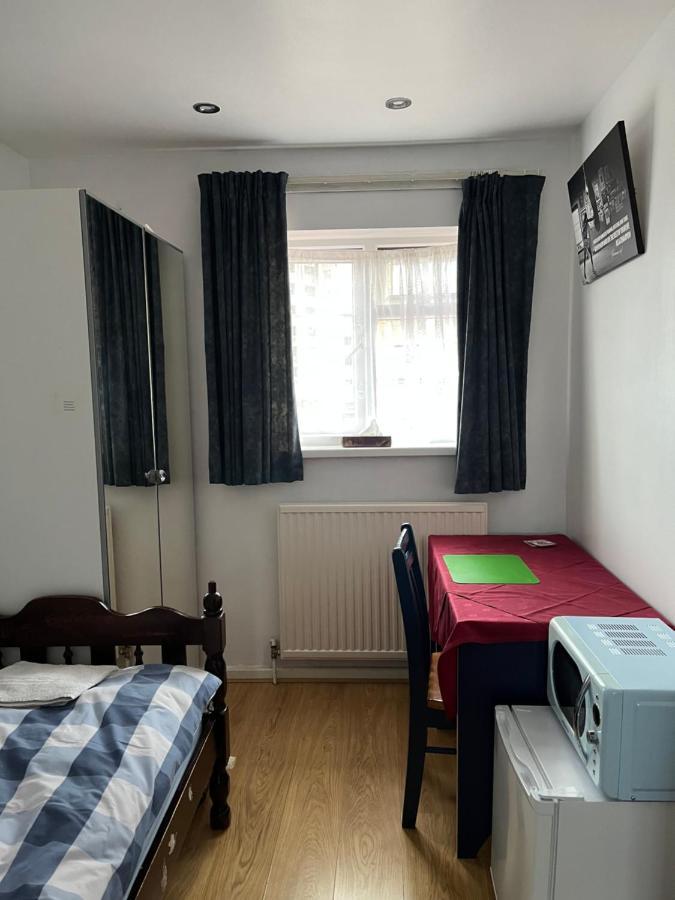 קינגסטון אפון תמז Comfortable Single Bedroom With Free On Site Parking מראה חיצוני תמונה